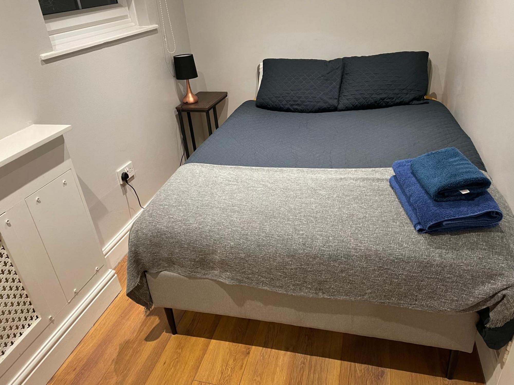 2 Bedroom Apartment Chiswick Park Tube Station Londyn Zewnętrze zdjęcie